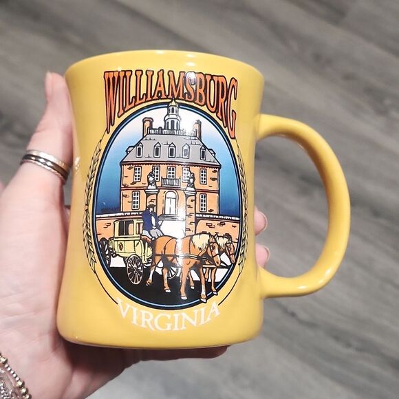 Chunky Mustard Williamsburh Virginia Scenic Mug - Picture 2 of 5